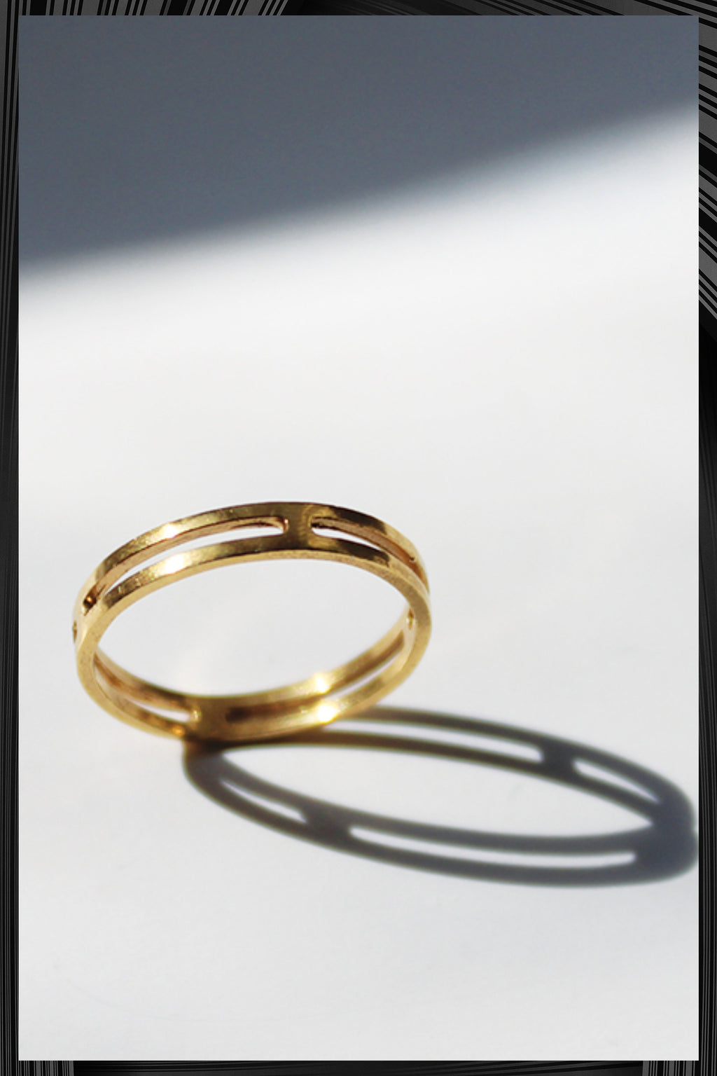 Single Not Married Golden Ring | Free Delivery - 2-3 Week Shipping