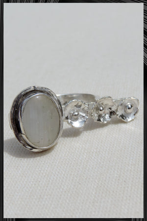 Moonstone and Flower Ring | Free Delivery - Quick Shipping